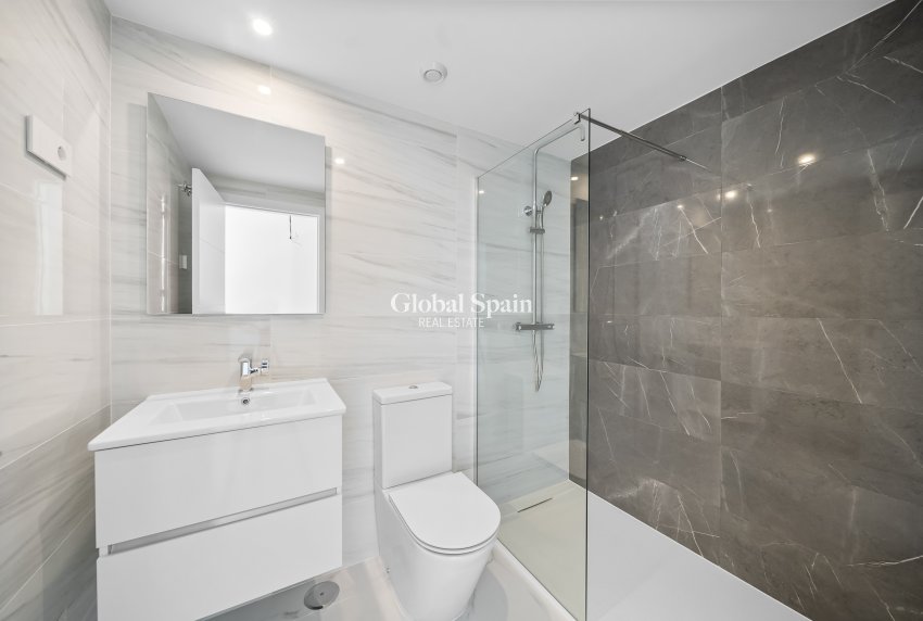 Revente - Appartement -
TORREVIEJA - Punta prima