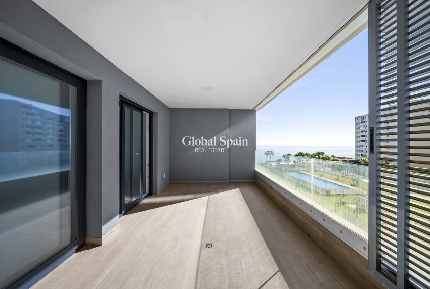 Revente - Appartement -
TORREVIEJA - Punta prima