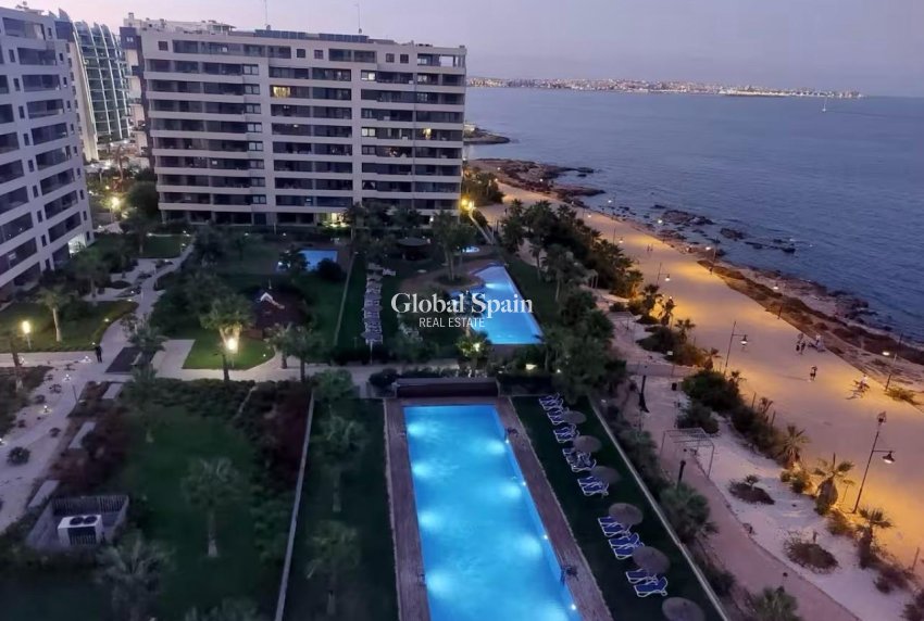 Revente - Appartement -
TORREVIEJA - Punta Prima