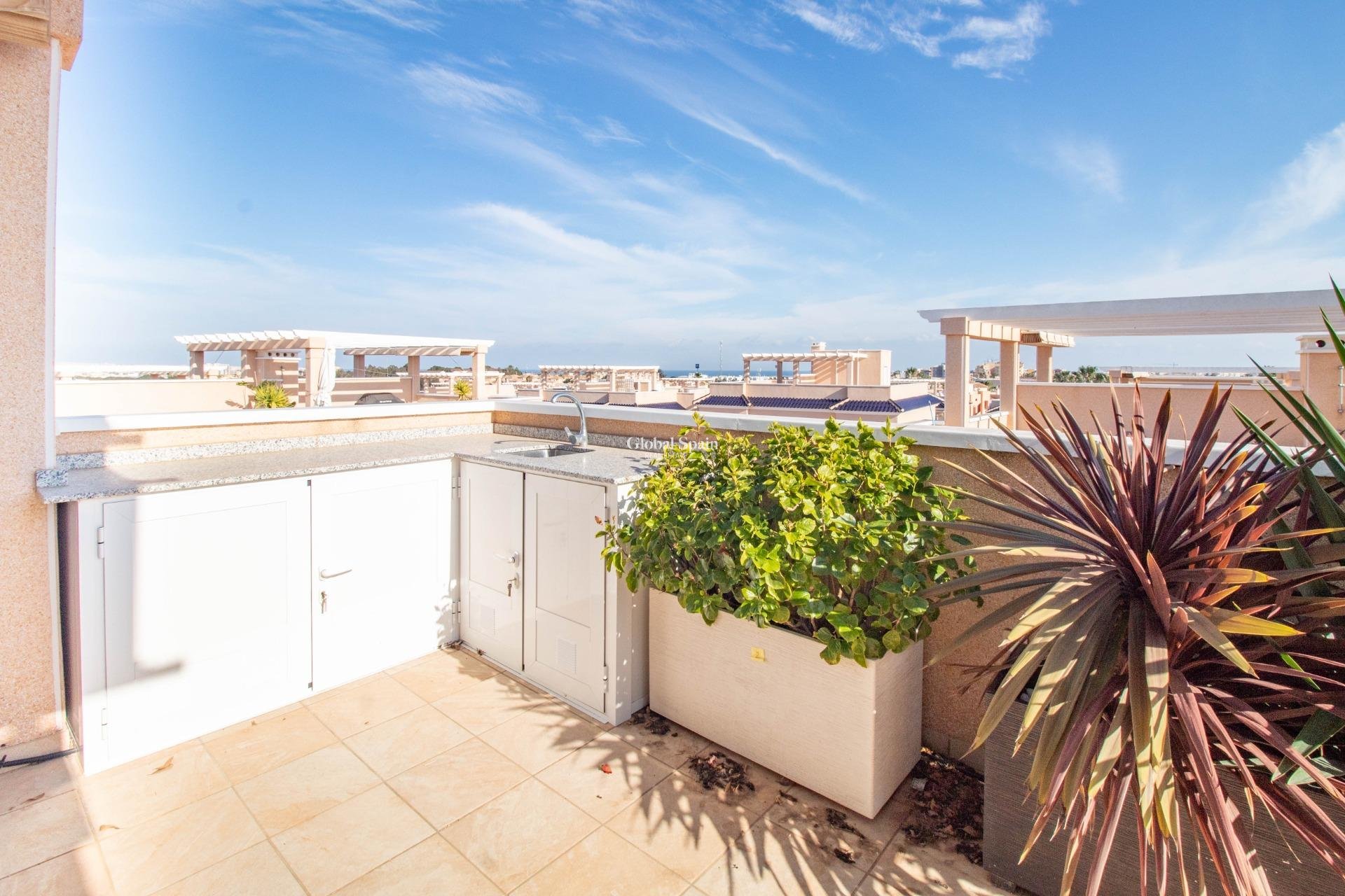 Revente - APPARTEMENT -
TORREVIEJA - Punta prima