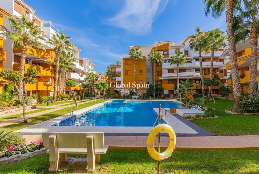 Revente - APPARTEMENT -
TORREVIEJA - Punta Prima