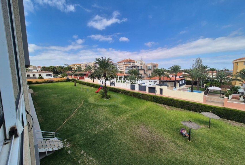 Revente - APPARTEMENT -
TORREVIEJA - Punta Prima