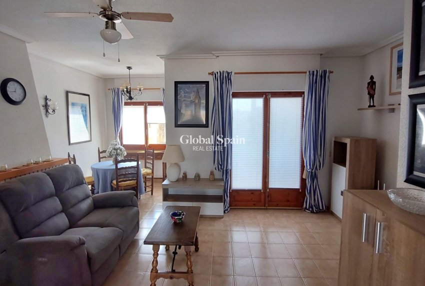 Revente - APPARTEMENT -
TORREVIEJA - Punta Prima