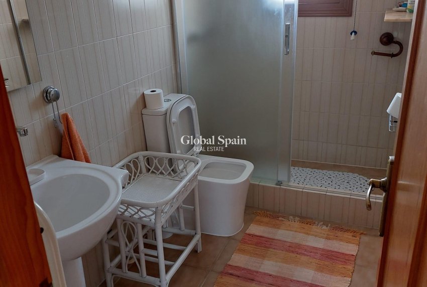 Revente - APPARTEMENT -
TORREVIEJA - Punta Prima