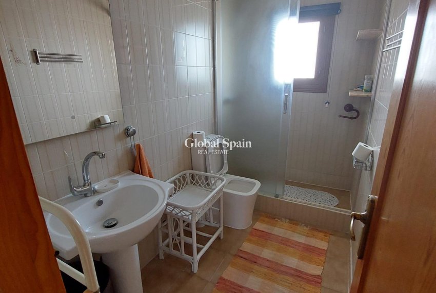 Revente - APPARTEMENT -
TORREVIEJA - Punta Prima