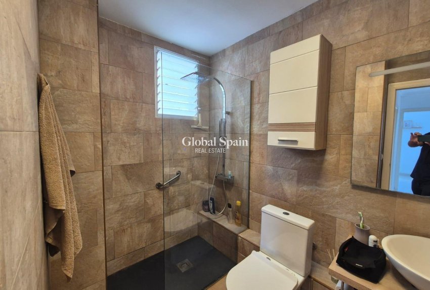 Revente - APPARTEMENT -
TORREVIEJA - Punta Prima