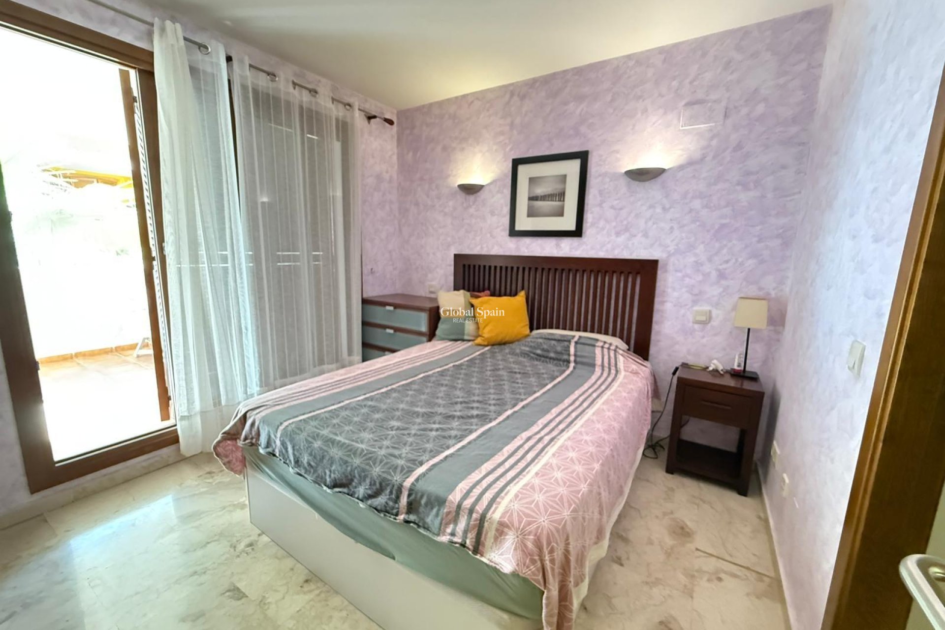 Revente - APPARTEMENT -
TORREVIEJA - Punta Prima