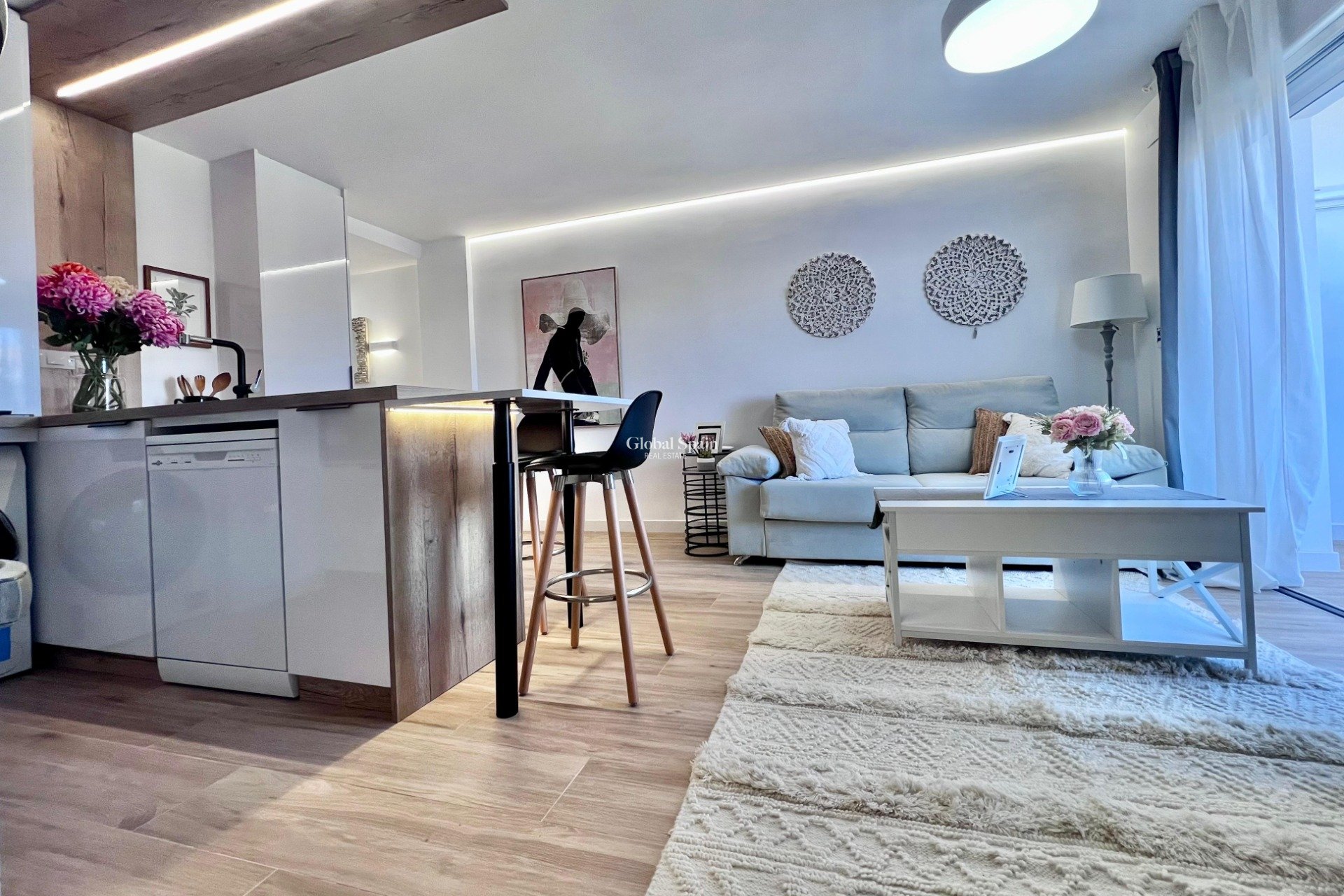 Revente - APPARTEMENT -
TORREVIEJA - Punta prima