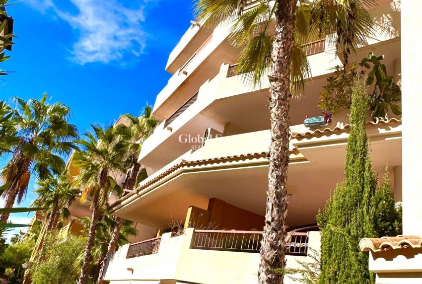 Revente - APPARTEMENT -
TORREVIEJA - Punta Prima