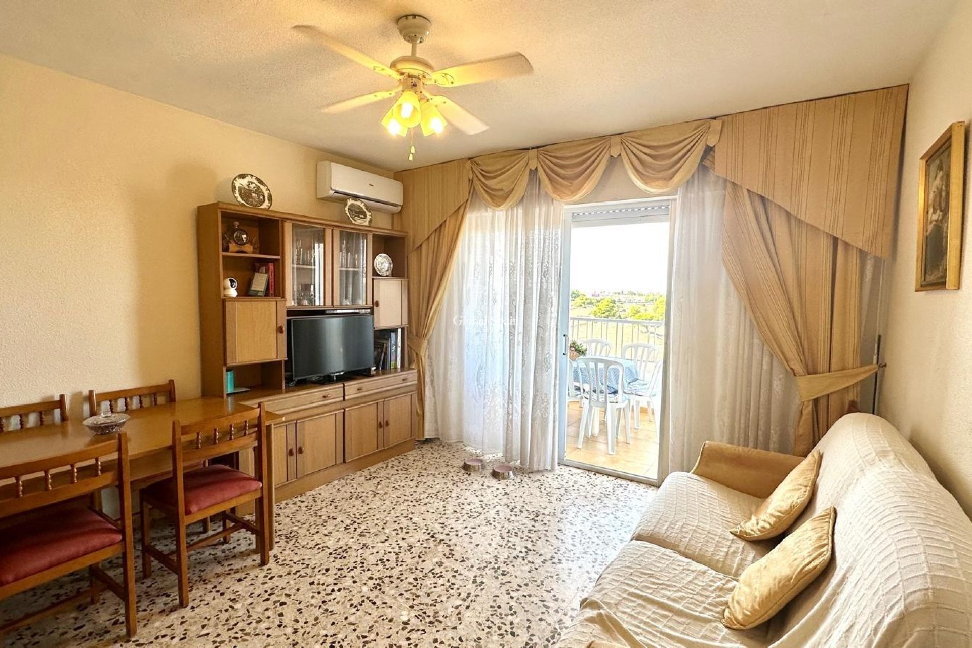 Revente - APPARTEMENT -
TORREVIEJA - Punta Prima