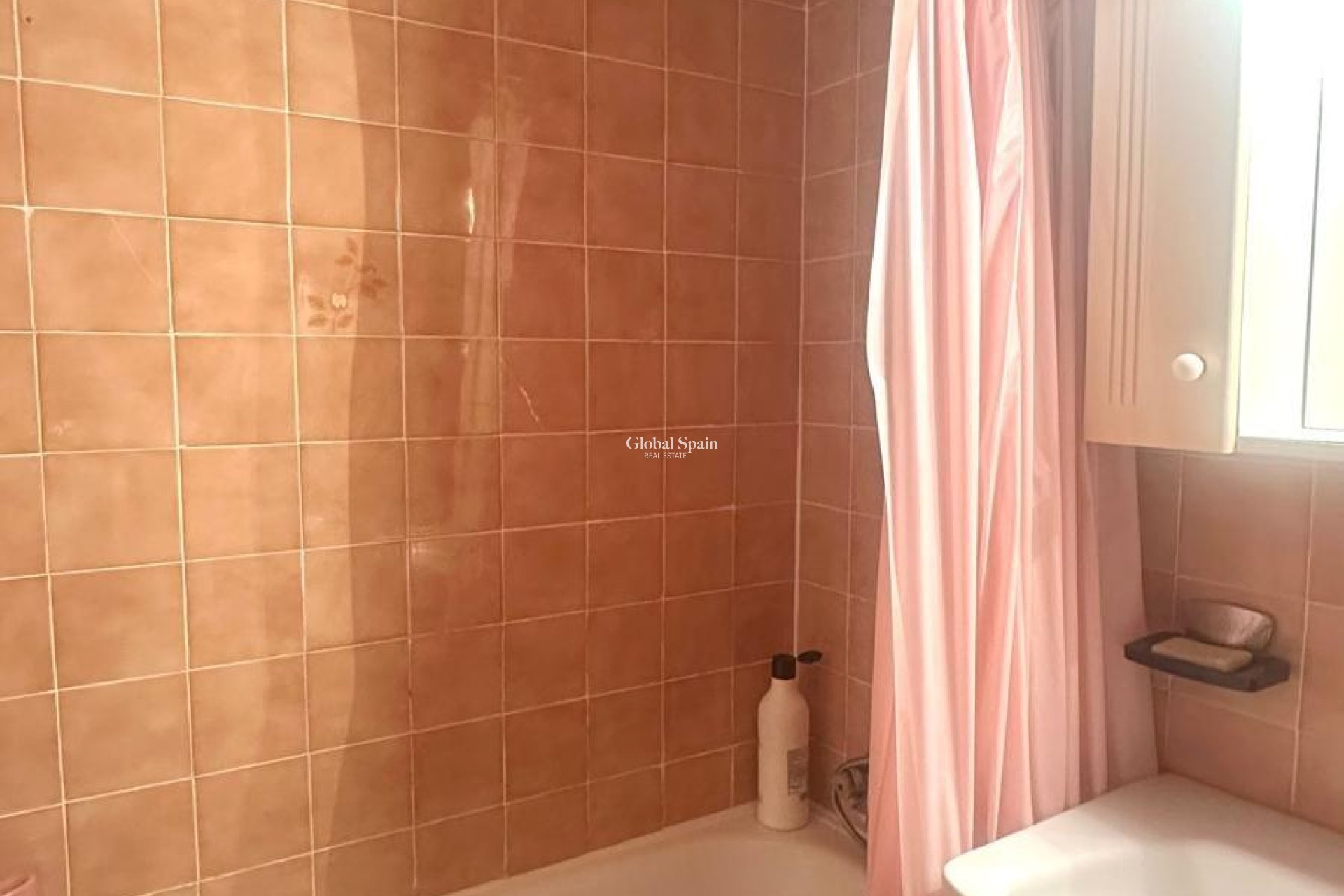 Revente - APPARTEMENT -
TORREVIEJA - Punta Prima