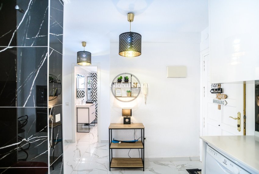 Revente - APPARTEMENT -
TORREVIEJA - Punta Prima