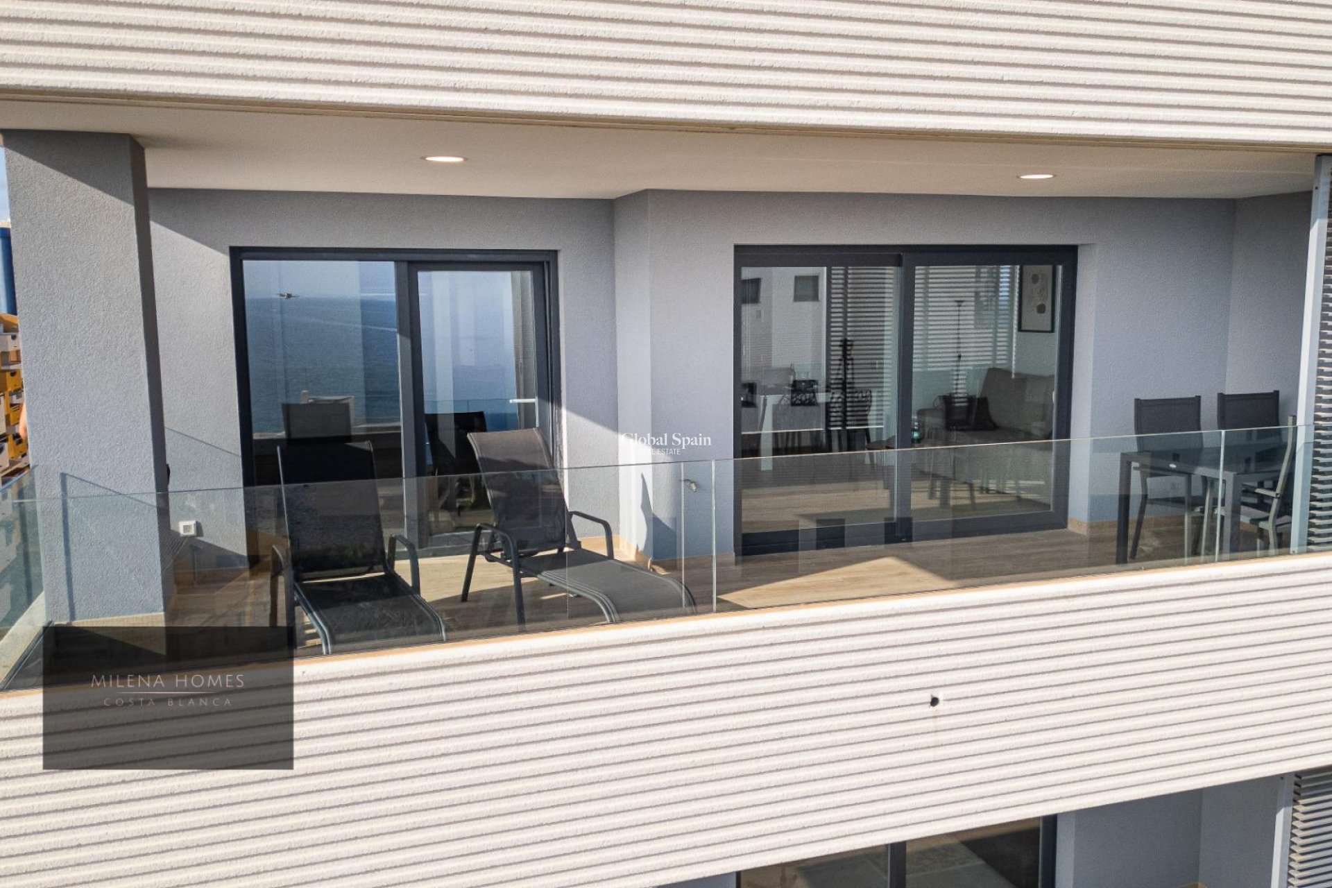 Revente - APPARTEMENT -
TORREVIEJA - Punta Prima