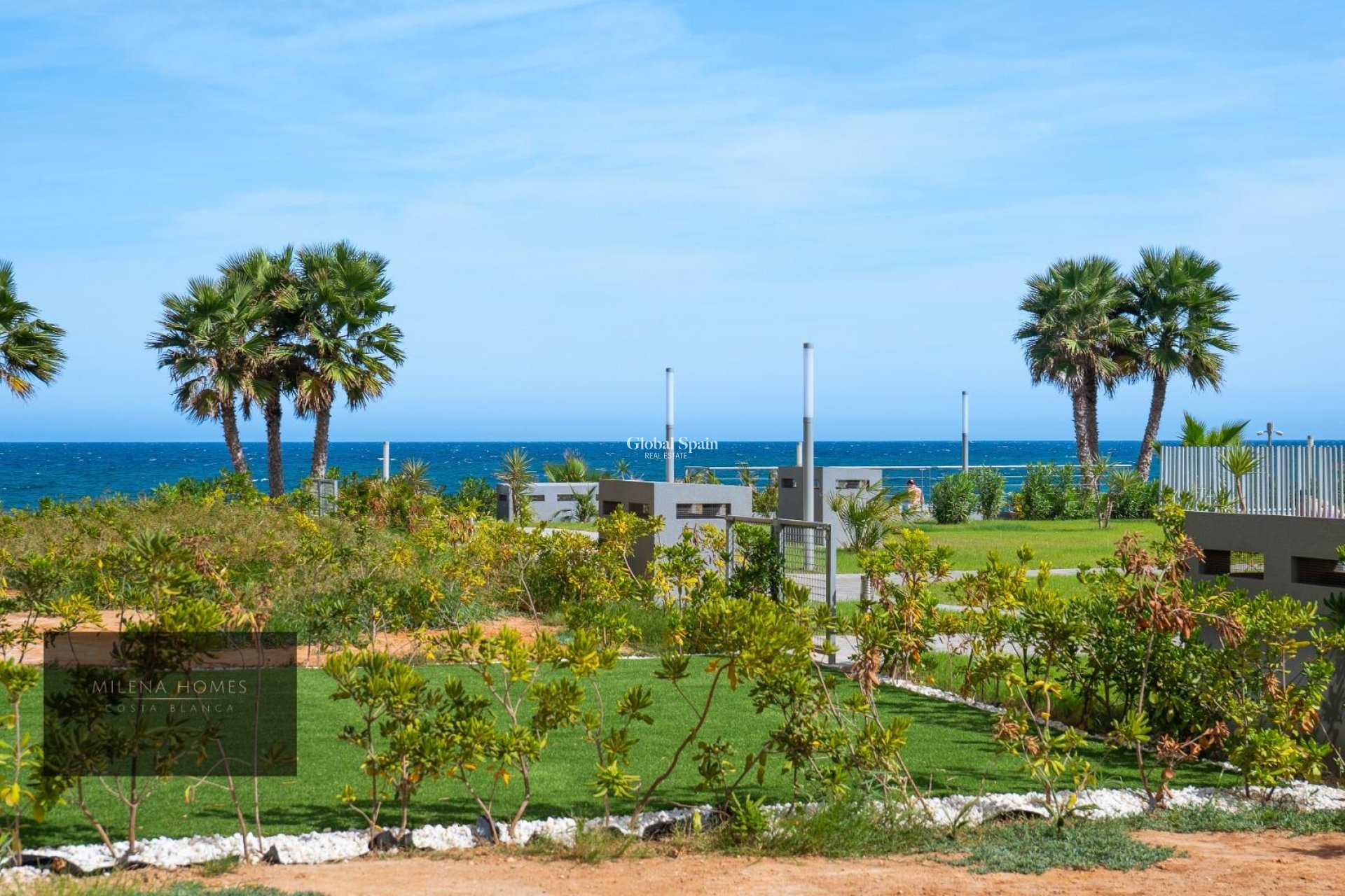 Revente - APPARTEMENT -
TORREVIEJA - Punta Prima