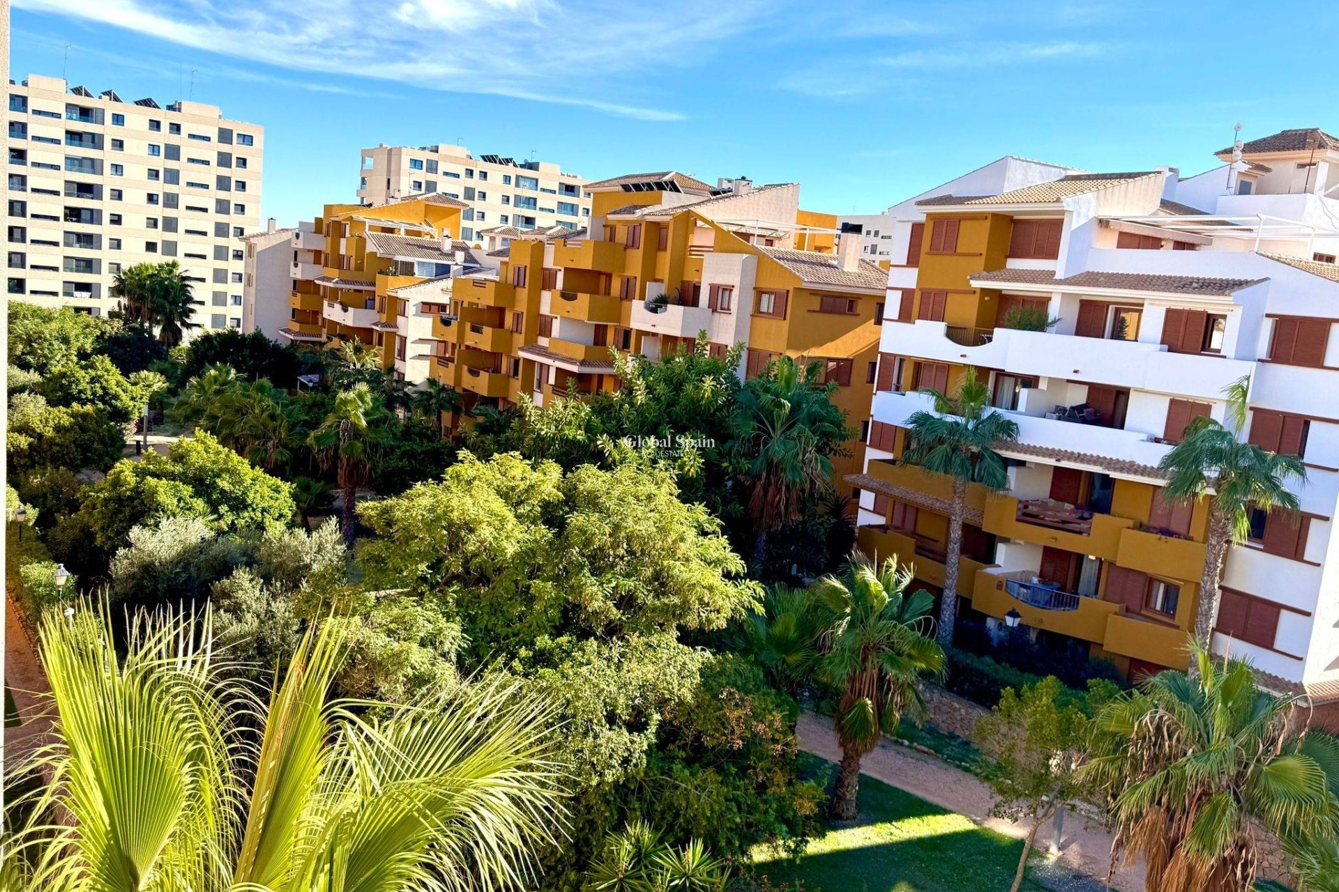 Revente - APPARTEMENT -
TORREVIEJA - Punta Prima