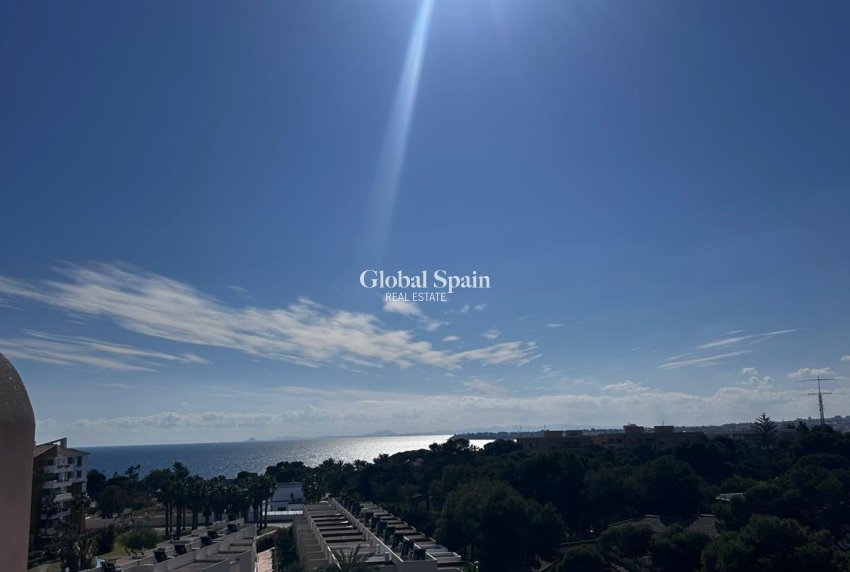 Revente - APPARTEMENT -
TORREVIEJA - Punta Prima