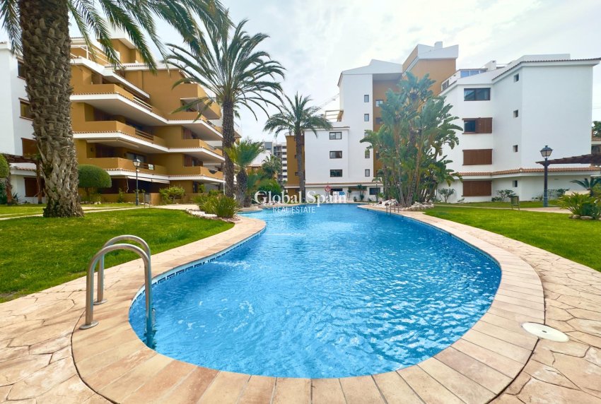 Revente - APPARTEMENT -
TORREVIEJA - Punta prima