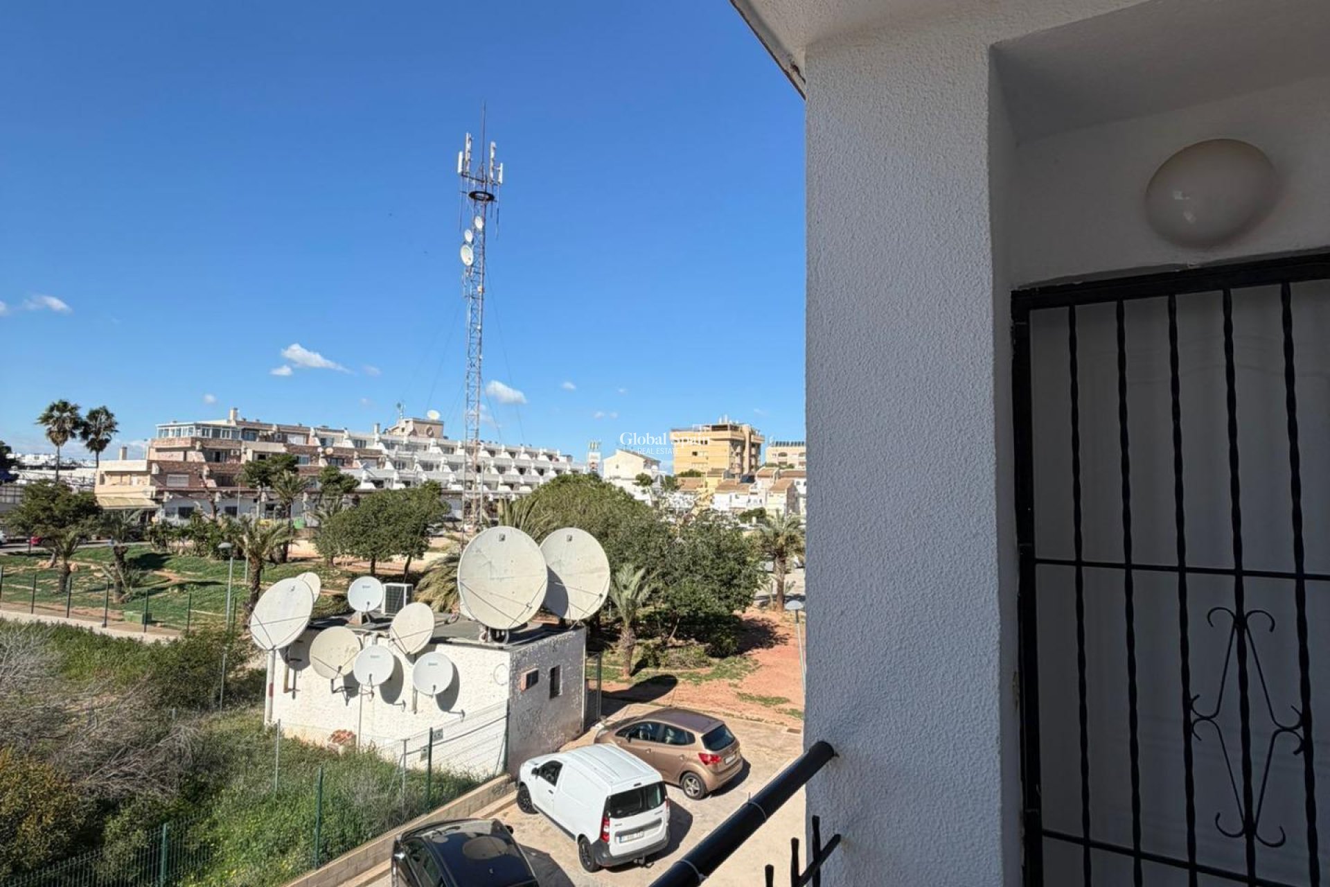 Revente - APPARTEMENT -
TORREVIEJA - Punta Prima