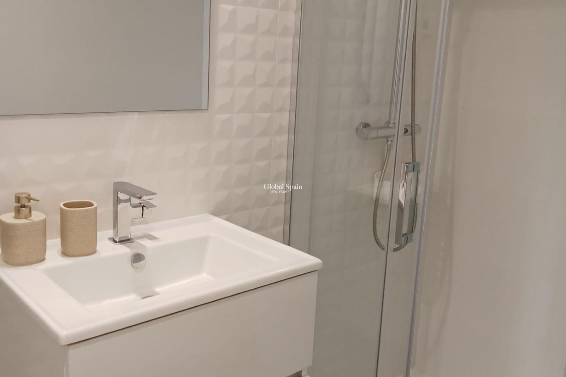 Revente - APPARTEMENT -
TORREVIEJA - Punta Prima