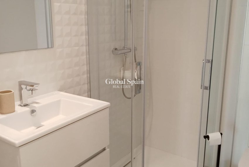 Revente - APPARTEMENT -
TORREVIEJA - Punta Prima