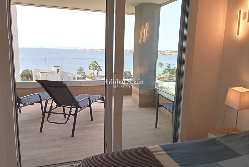 Revente - APPARTEMENT -
TORREVIEJA - Punta Prima