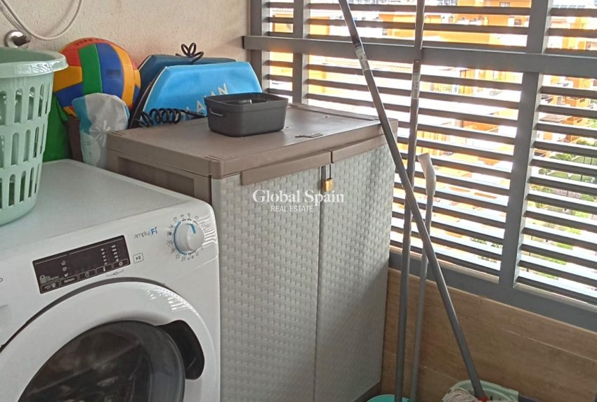 Revente - APPARTEMENT -
TORREVIEJA - Punta Prima