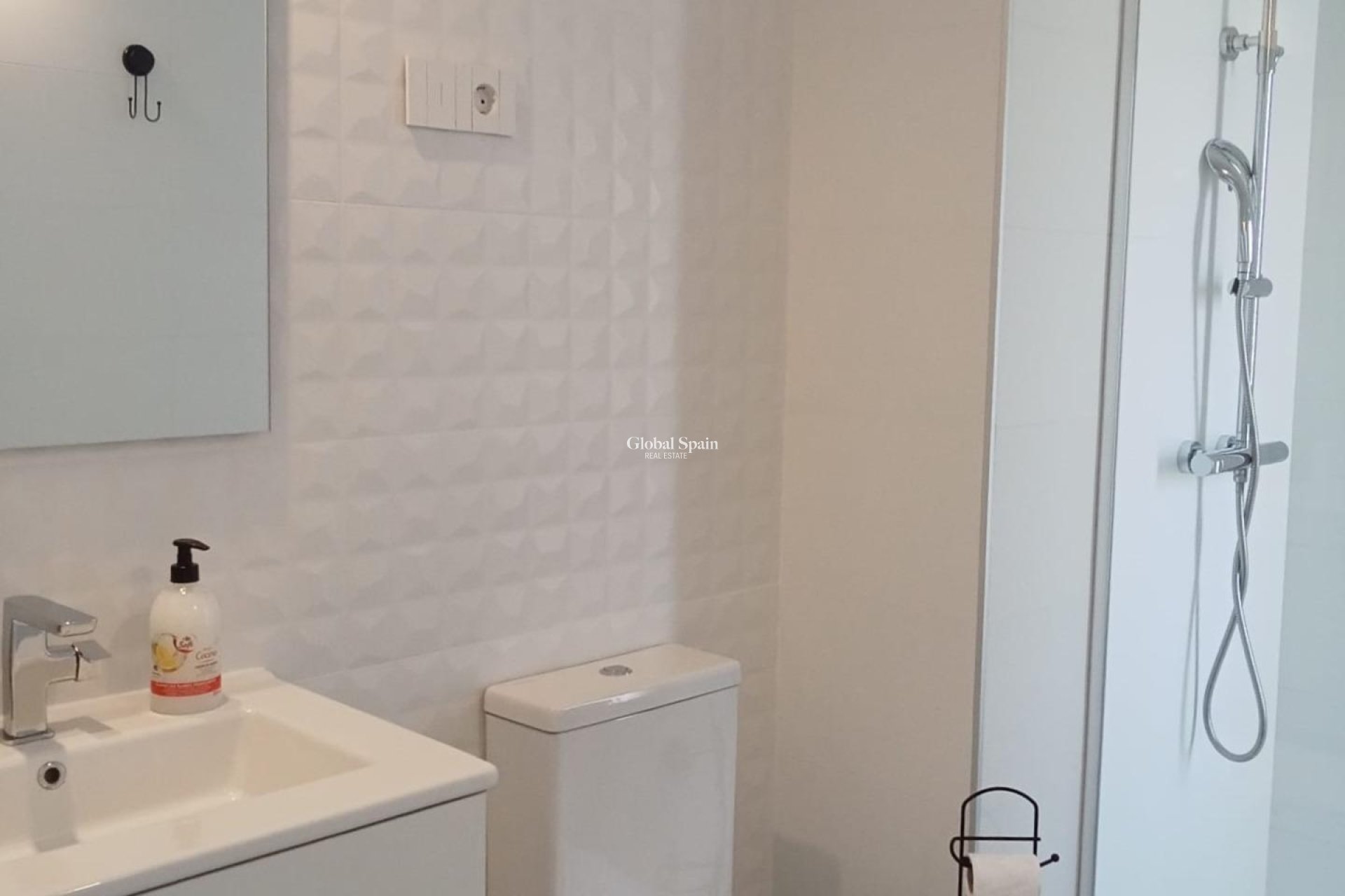 Revente - APPARTEMENT -
TORREVIEJA - Punta Prima