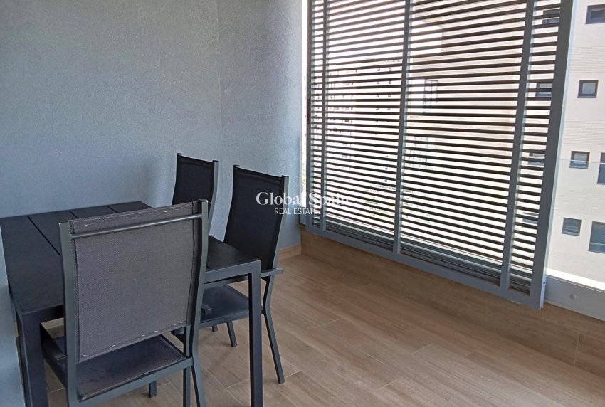 Revente - APPARTEMENT -
TORREVIEJA - Punta Prima