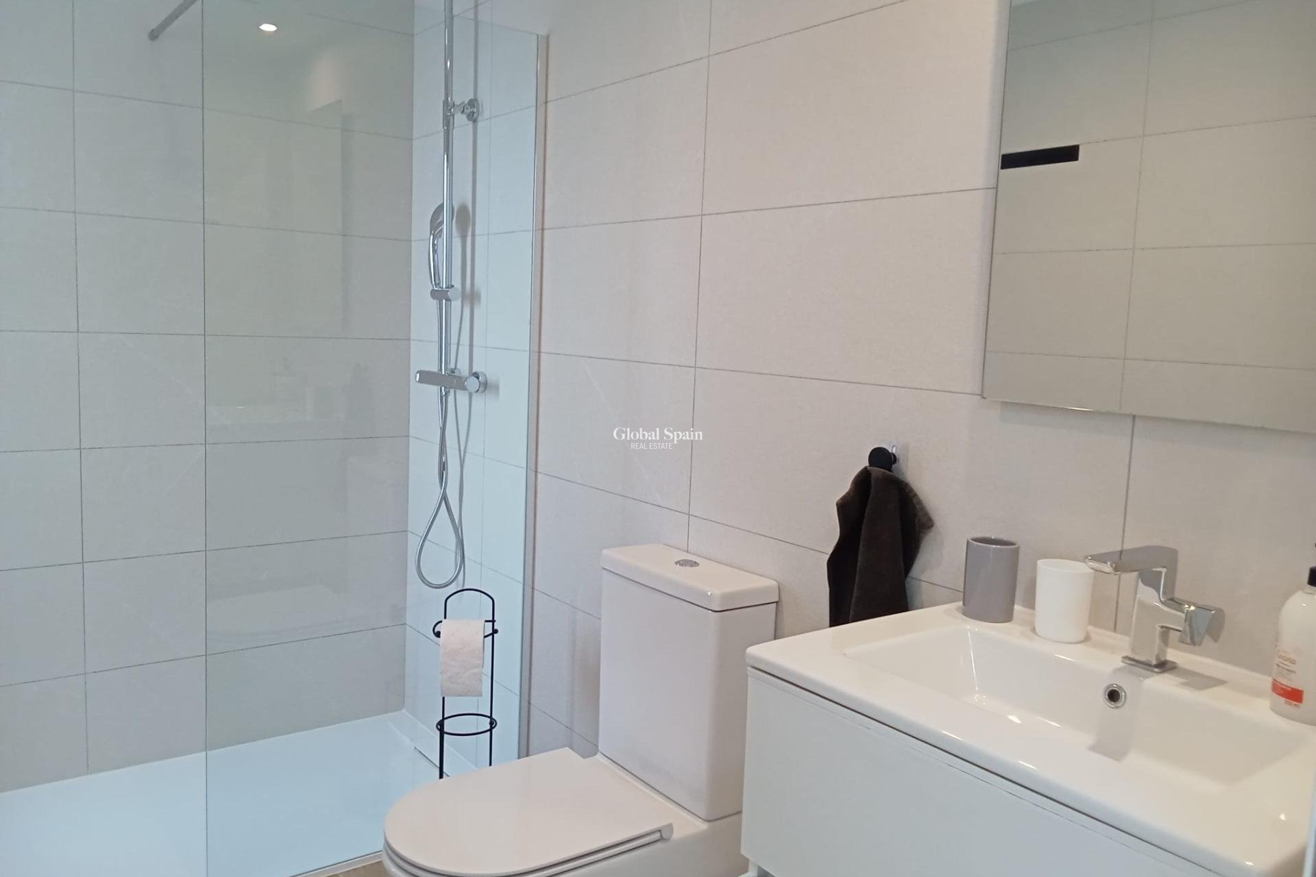 Revente - APPARTEMENT -
TORREVIEJA - Punta Prima