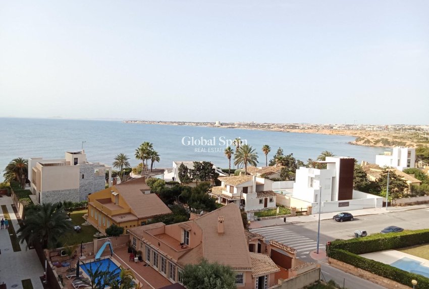 Revente - APPARTEMENT -
TORREVIEJA - Punta Prima