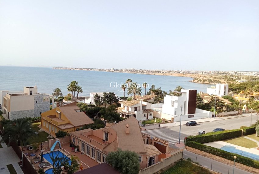 Revente - APPARTEMENT -
TORREVIEJA - Punta Prima