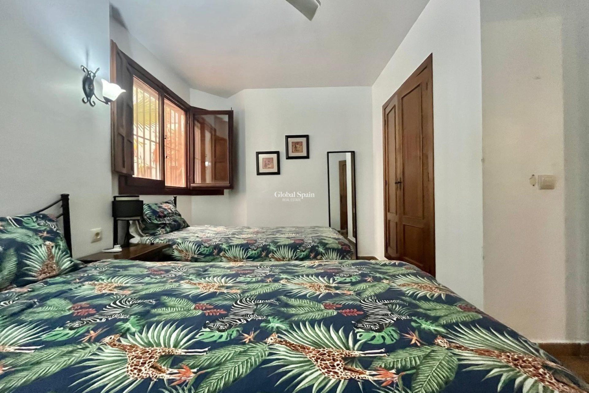 Revente - APPARTEMENT -
TORREVIEJA - Punta Prima