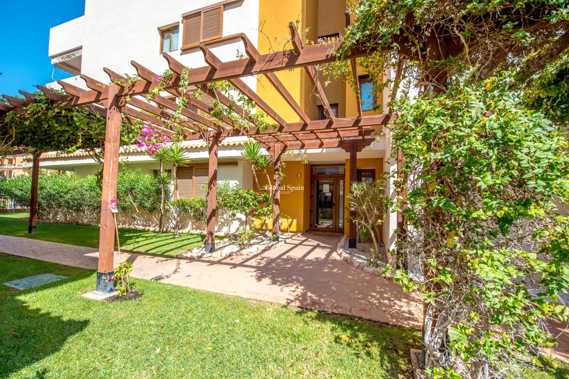 Revente - APPARTEMENT -
TORREVIEJA - Punta Prima