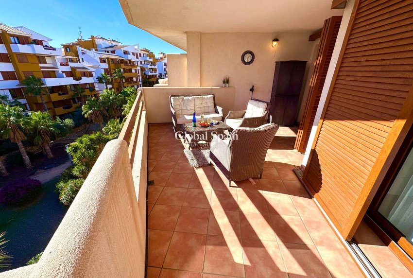 Revente - APPARTEMENT -
TORREVIEJA - Punta Prima