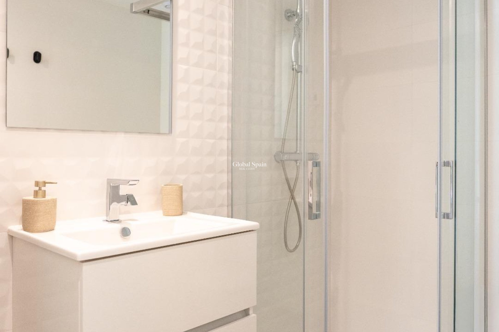 Revente - APPARTEMENT -
TORREVIEJA - Punta Prima