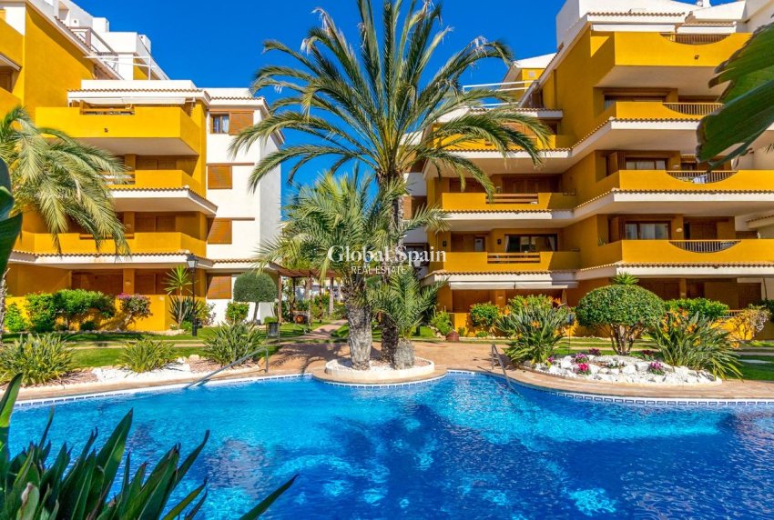 Revente - APPARTEMENT -
TORREVIEJA - Punta Prima