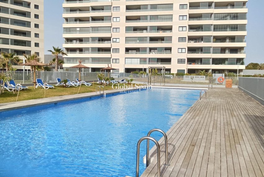 Revente - APPARTEMENT -
TORREVIEJA - Punta Prima