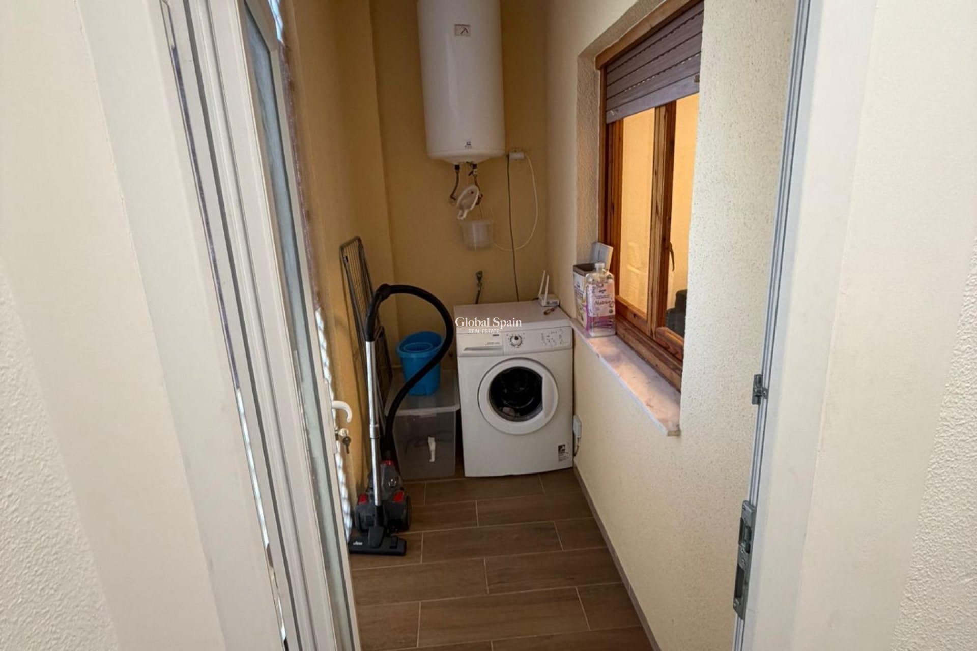 Revente - APPARTEMENT -
TORREVIEJA - Punta Prima