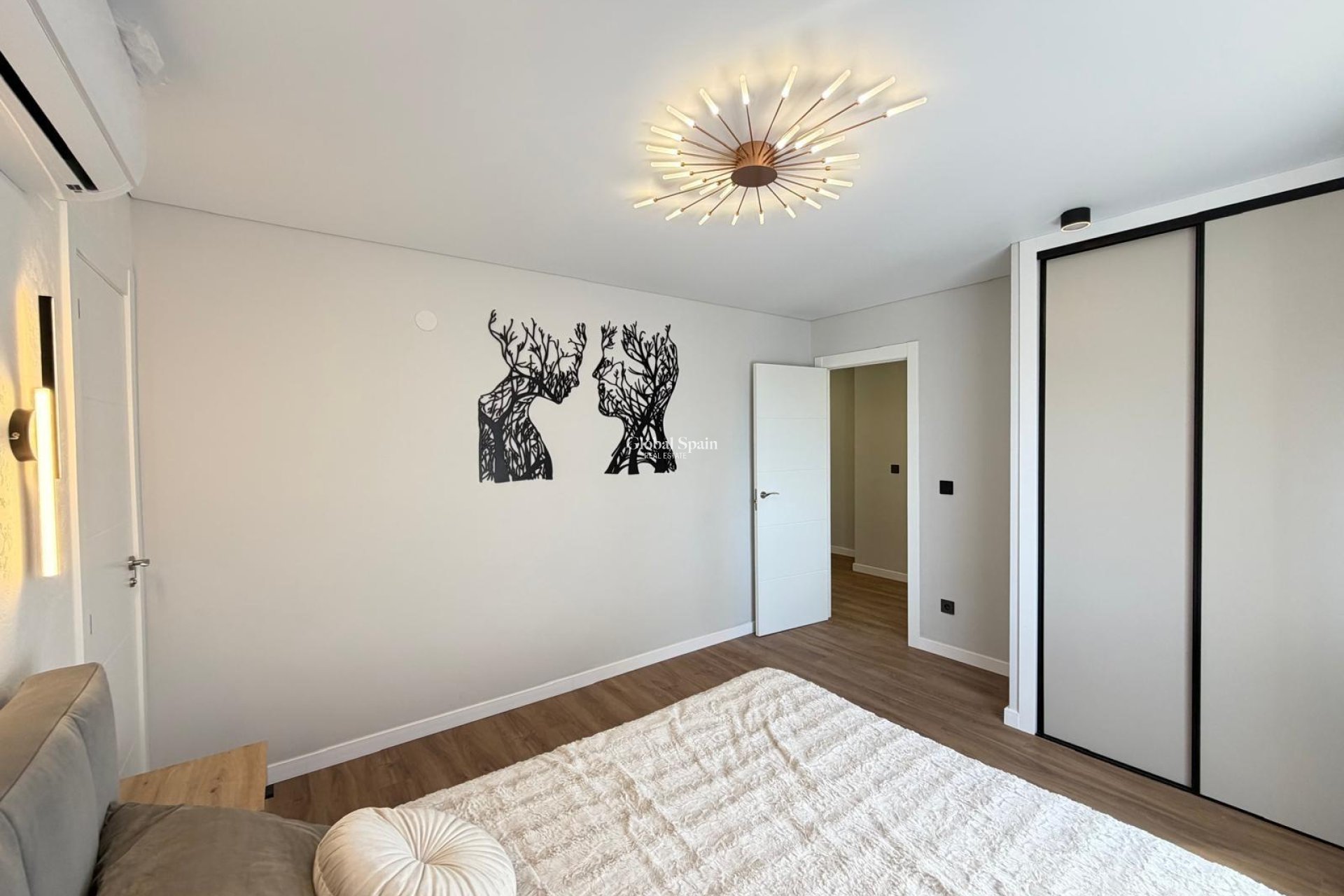 Revente - APPARTEMENT -
TORREVIEJA - Punta Prima