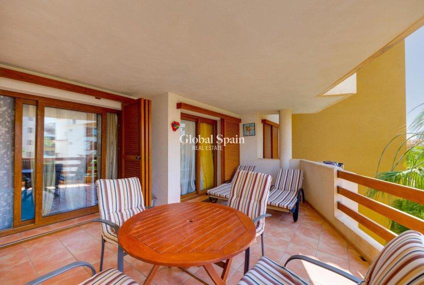 Revente - APPARTEMENT -
TORREVIEJA - Punta Prima