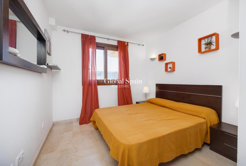 Revente - APPARTEMENT -
TORREVIEJA - Punta Prima