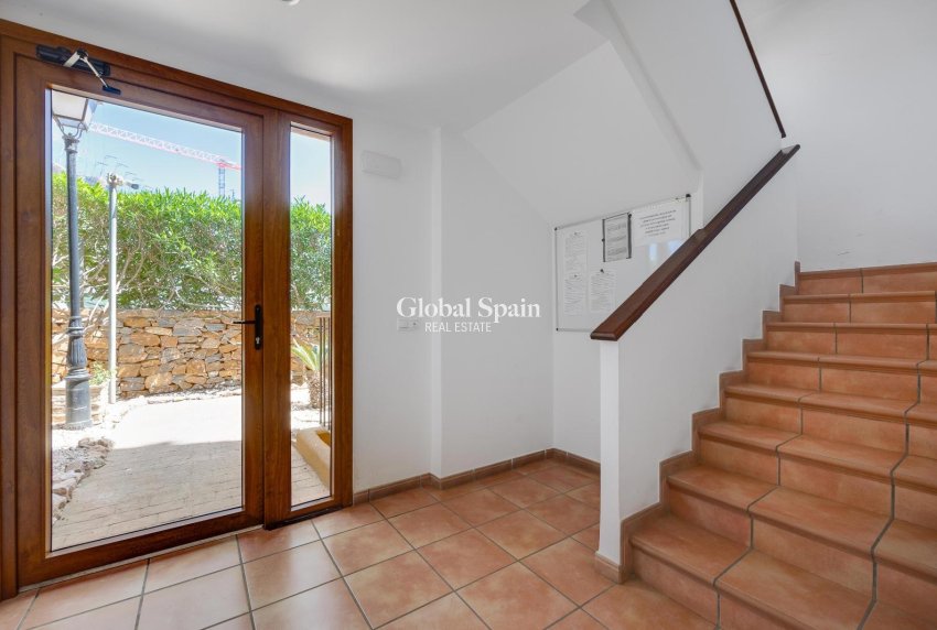 Revente - APPARTEMENT -
TORREVIEJA - Punta Prima