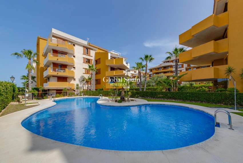 Revente - APPARTEMENT -
TORREVIEJA - Punta Prima
