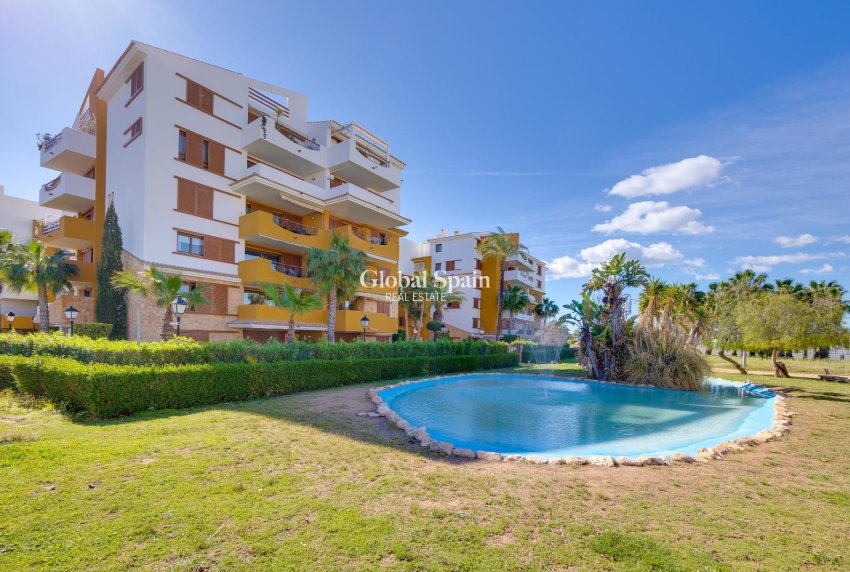 Revente - APPARTEMENT -
TORREVIEJA - Punta Prima
