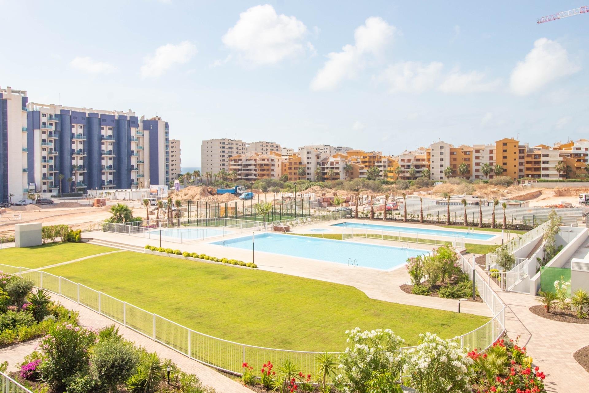 Revente - APPARTEMENT -
TORREVIEJA - Punta prima