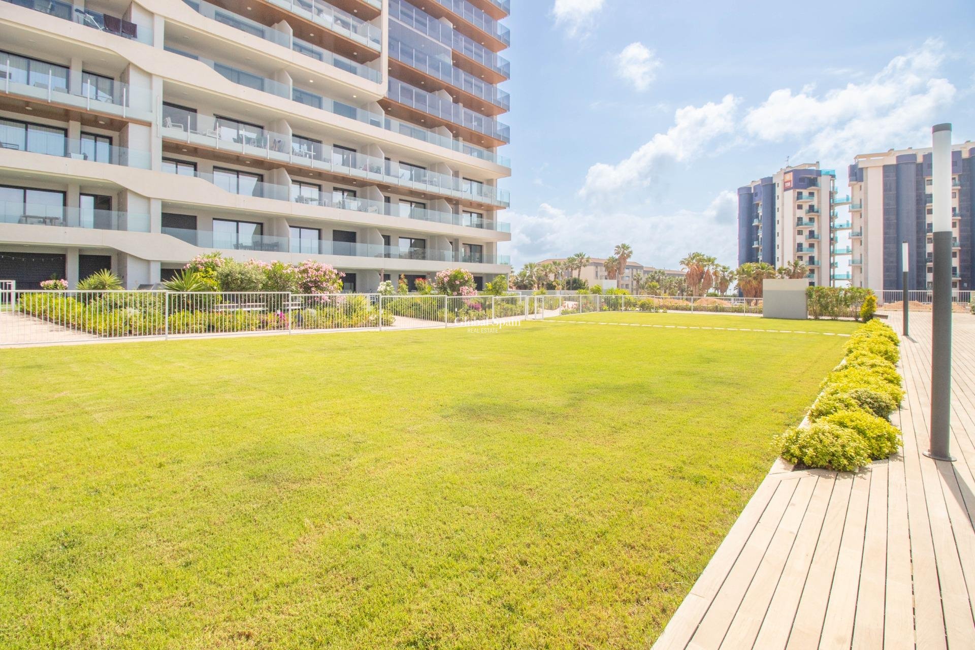 Revente - APPARTEMENT -
TORREVIEJA - Punta prima