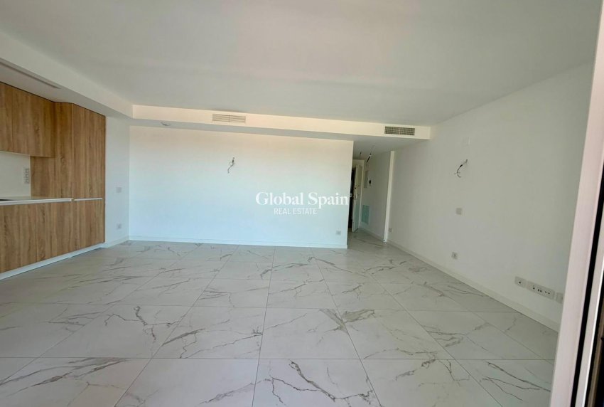 Revente - APPARTEMENT -
TORREVIEJA - Punta Prima