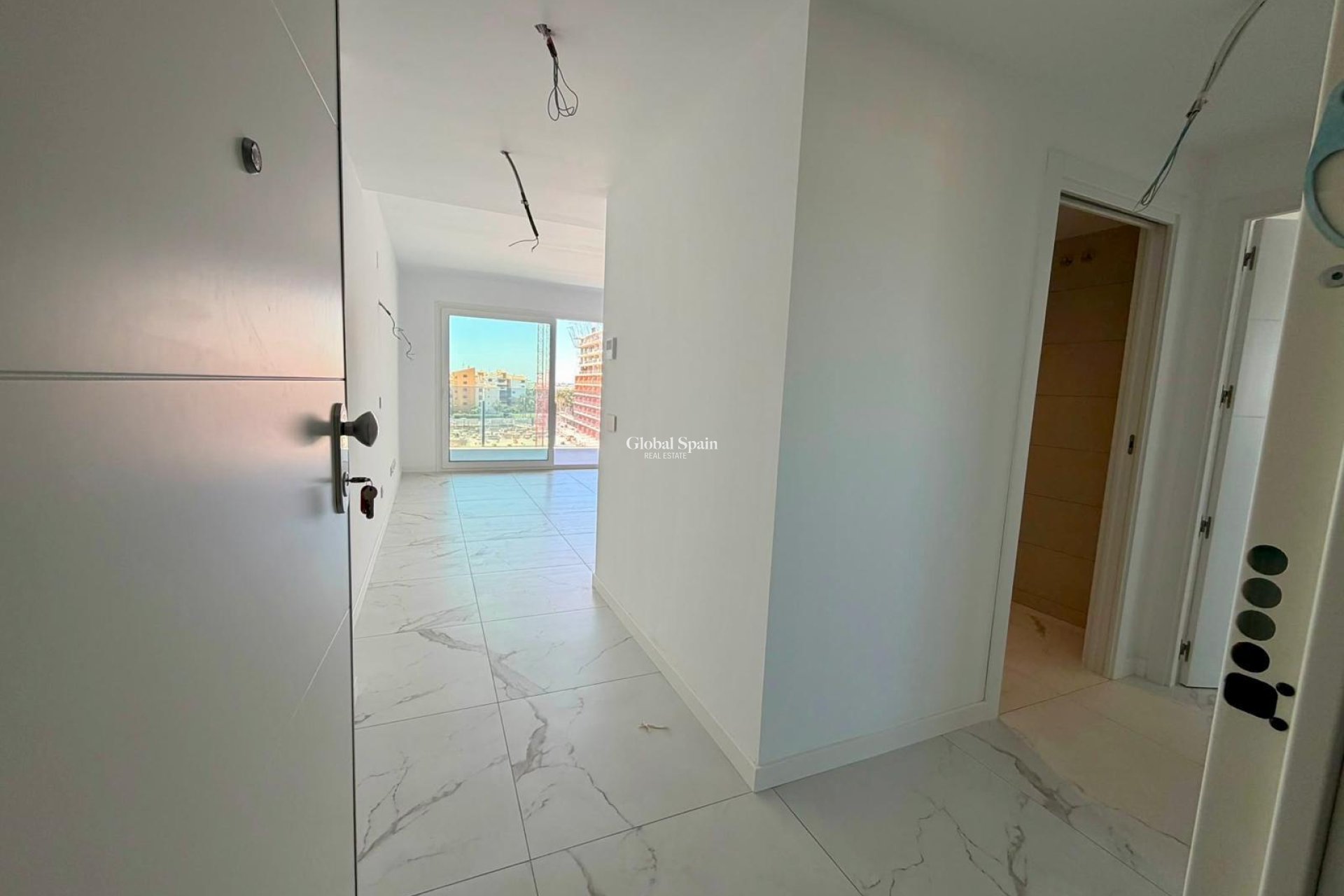 Revente - APPARTEMENT -
TORREVIEJA - Punta Prima