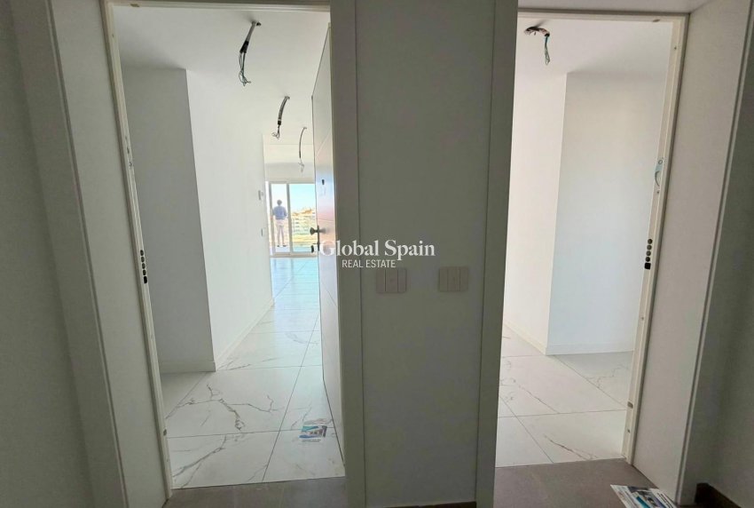 Revente - APPARTEMENT -
TORREVIEJA - Punta Prima