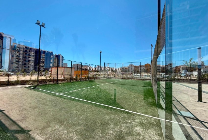 Revente - APPARTEMENT -
TORREVIEJA - Punta Prima